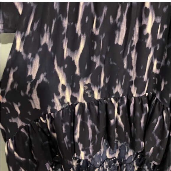 ARIAT high-low ruffled dress, black/lilac/white, size
S/P-EUC-Tier details-❤️😍 - Picture 12 of 15